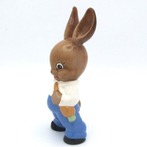 Vintage Mid Century Glossy Ceramic Bunny Figurine Holding Carrot 1950 24 - Picture 4 of 5
